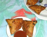 A picture of step 5 of Leftover chapati samosa.