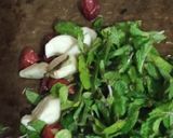 A picture of step 2 of Khati methi chutney.