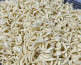 Foto langkah ke 1 dari resep Mie Goreng Bungkus Daun Ala Angkringan.