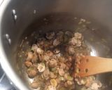 Foto del paso 2 de la receta: Albóndigas de angus con salsa de avellanas, setas y pimiento choricero