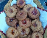 Foto del paso 4 de la receta: Pepas integrales con mermelada de frutilla y durazno light
