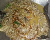 Foto langkah ke 5 dari resep Krengsengan Usus-Sayur.