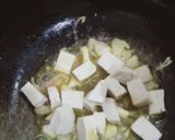 Foto langkah ke 2 dari resep Tumis Tahu Sayur.