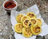 Foto del paso 7 de la receta: 🥔🧀 Llapingachos 🧀 Tortillitas de papa rellenas de queso, a la sartén 🧀🥔