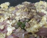 A picture of step 4 of Egg rice.