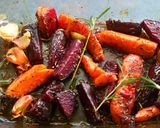 Sült camember, sült vegyes zöldséggel recept fázis 5 fotója