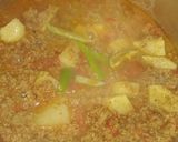 A picture of step 5 of Aloo keema.