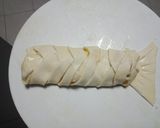 A picture of step 2 of Mango braided strudel.