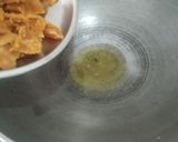 तिळाची कुरकुरीत चिक्की (tilachi chikki recipe in marathi) रेसिपी स्टेप 2 फोटो 