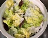 Une image de l'étape 2 de Salade de coquillettes aux carottes, tomates bicolores et oignon rouge.