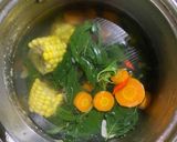 Foto langkah ke 3 dari resep Sayur bayam bening Jagung manis.