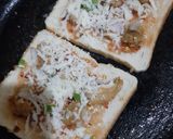A picture of step 3 of Bread pizza.