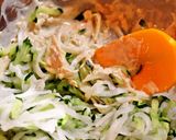 A picture of step 5 of Enjoy a Hearty Daikon and Tuna Salad.