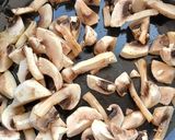 A picture of step 2 of Creamy Garlic Mushrooms.