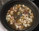A picture of step 2 of Authentic Hakata-Style Soy Sauce Motsu Nabe at Home.