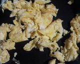 Foto langkah ke 3 dari resep Nasi goreng sederhana.