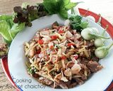 รูปขั้นตอนการทำที่ 2 ของ ก้อยหมูย่างใส่มะม่วง