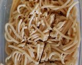Foto del paso 2 de la receta: Tortilla de fideos y espinaca