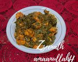 A picture of step 2 of Prawns with Spinach and Spring Onion Greens.