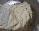 A picture of step 1 of Urad dal mendu vada.