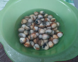 Foto del paso 1 de la receta: Merluza en salsa verde con berberechos