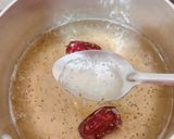 Hình bước làm 5 của món Tổ yến mix táo đỏ & hạt Chia