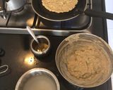 A picture of step 5 of Multigrain Thalipeeth.