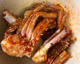 A picture of step 1 of Kakrar Jhal/Bengali style Crab.