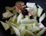 Foto langkah ke 2 dari resep Sayur Asem Kangkung.