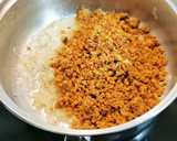 Foto del paso 3 de la receta: Croquetas de Chicharrones prensados