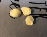 Une image de l'étape 1 de Noix de saint Jacques aux tomates, échalotes, ail et persil.