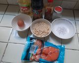 รูปขั้นตอนการทำที่ 1 ของ ข้าวผัดไข่ฮอทด็อกเบคอนกับแซลมอนย่างซอสเทอริยากิ