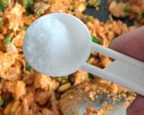 A picture of step 4 of Malaysian chicken fried rice.