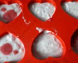 A picture of step 10 of Rose-Rasberry-SemolinaCake.