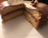 Foto del paso 12 de la receta Tarta rellena de mermelada de fresa y cobertura de chocolate blanco