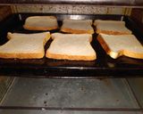Foto del paso 1 de la receta: Pizzetas con pan lactal