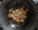 A picture of step 4 of Crunchy Sweet Balls.
