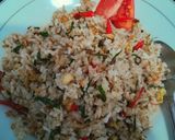 Foto langkah ke 6 dari resep Nasi Goreng Iris Daun Jeruk Simple.