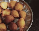 आटे और सूजी के पुए (Aate aur suji ke puye recipe in Hindi) रेसिपी चरण 1 फोटो
