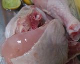 Foto langkah ke 1 dari resep Ayam Kecap Bunga Bawang.