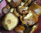 Foto langkah ke 1 dari resep Shiitake Tumis Kecap.