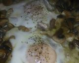 Foto del paso 6 de la receta: Champiñones picantes con huevo y chistorra