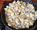Foto del paso 2 de la receta: Arroz meloso con coliflor, sepia y bacalao