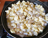 Foto del paso 2 de la receta: Arroz meloso con coliflor, sepia y bacalao