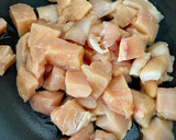 Foto del paso 2 de la receta: Pasta corta con pollo a la mostaza