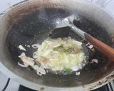 Foto langkah ke 2 dari resep Telur Ceplok Soun Cabe Ijo.