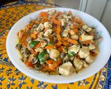 Une image de l'étape 26 de Poulet mariné aux carottes, champignons, épices et coriandre.