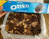A picture of step 4 of Oreo rice crispes bar.