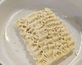 Foto langkah ke 1 dari resep Mie Goreng Tumis Berkuah.