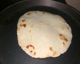 A picture of step 4 of Roti from rice flour.